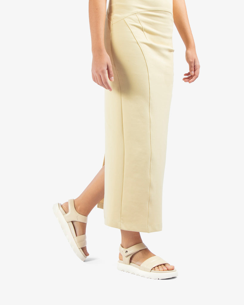 Bety sandalias de piel con forro interior de piel. crudo