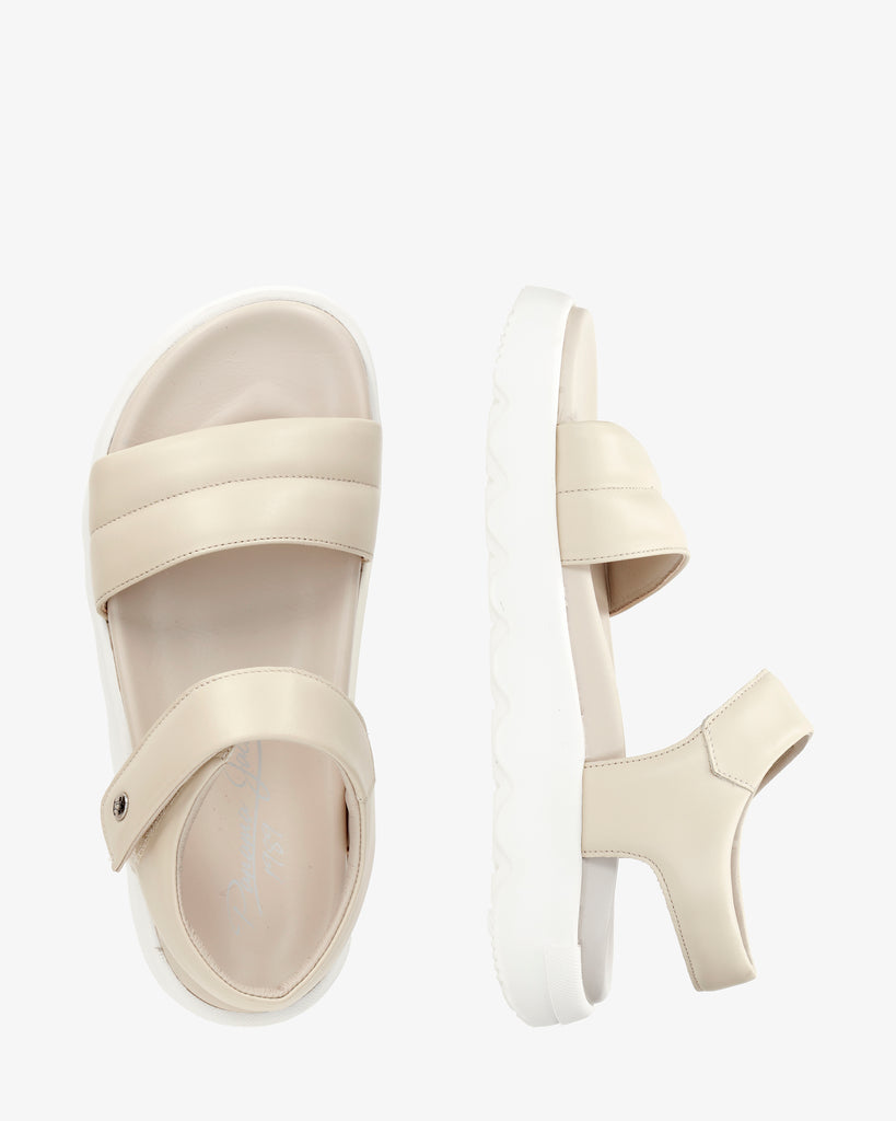 Bety sandalias de piel con forro interior de piel. crudo