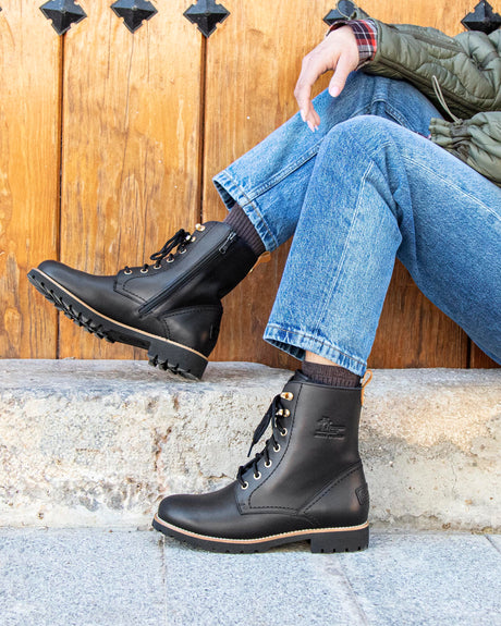 Fara Trav botas de piel con forro interior de pelo. negro
