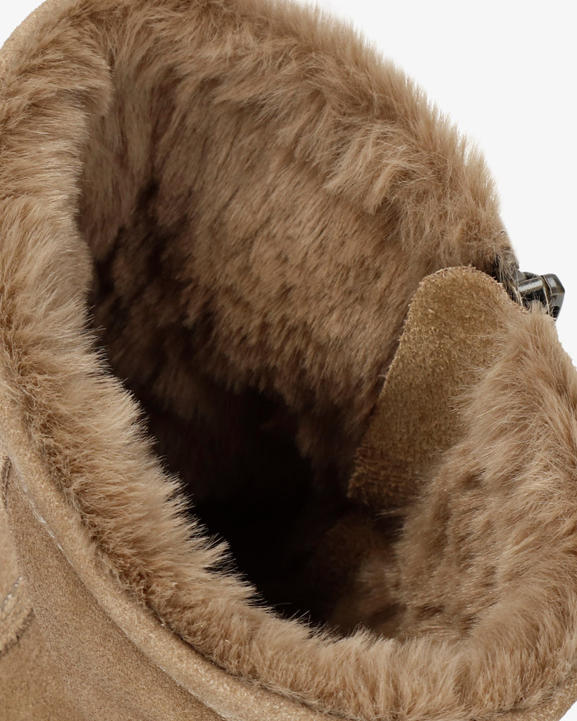 Fedro botas de piel con forro interior de pelo. taupe