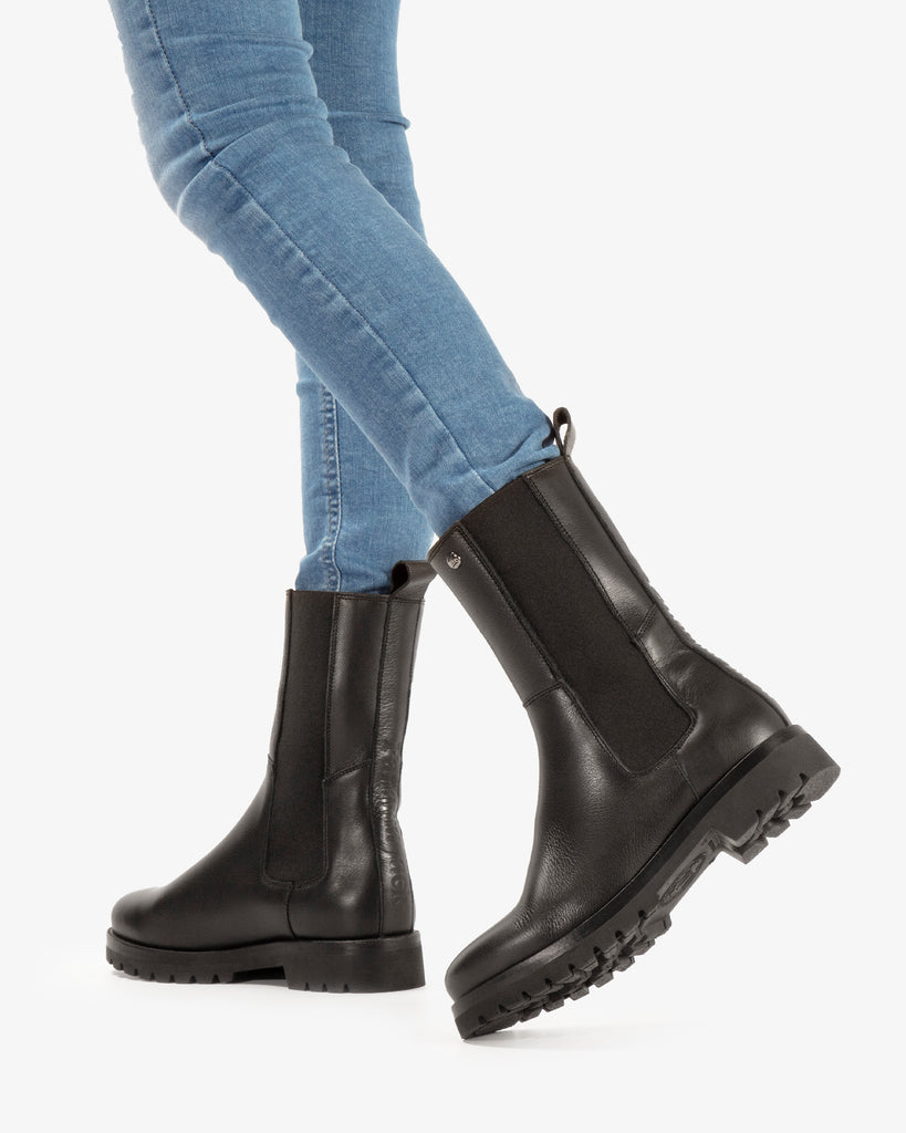 Fresno Igloo botas de piel con forro interior de pelo natural. negro