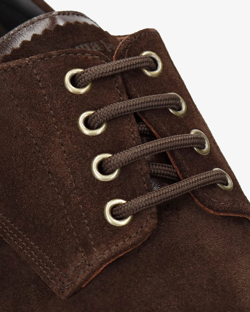 Gante zapatos de piel con forro interior de piel. marron