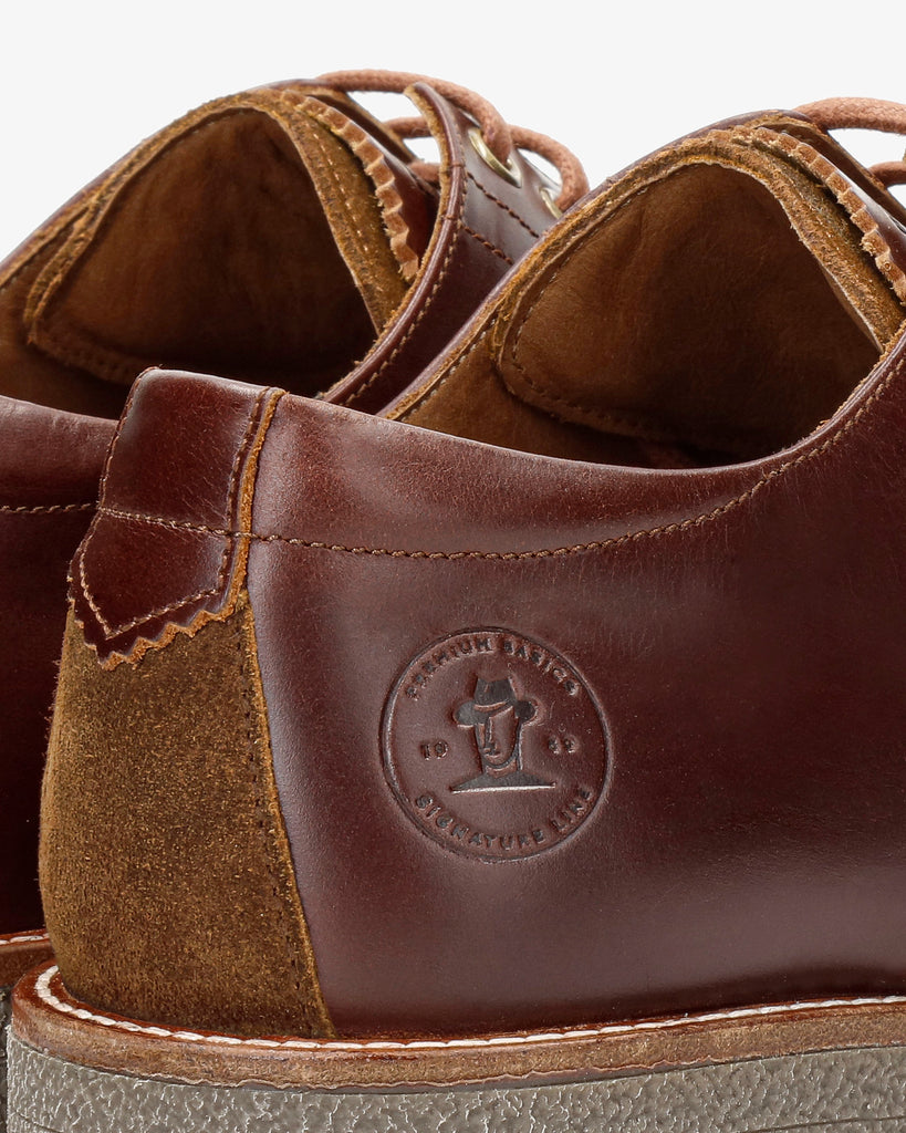 Gante zapatos de piel con forro interior de piel. cuero