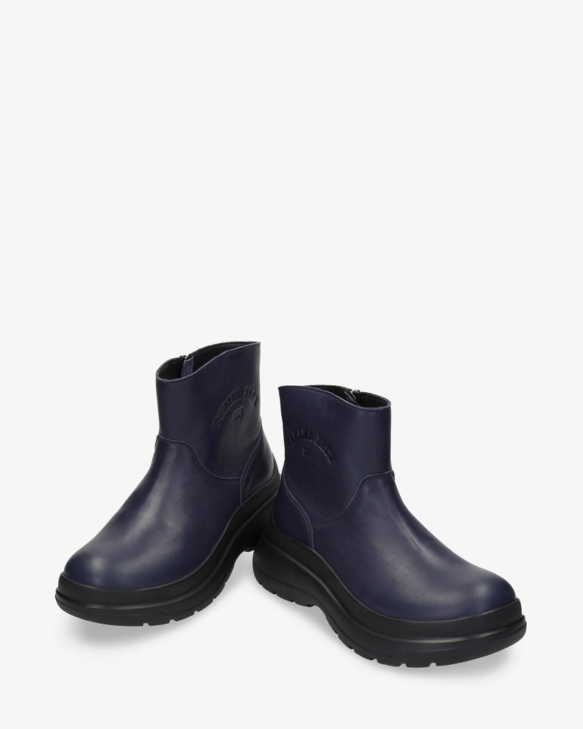 Henar botines de piel con forro interior de piel. marino