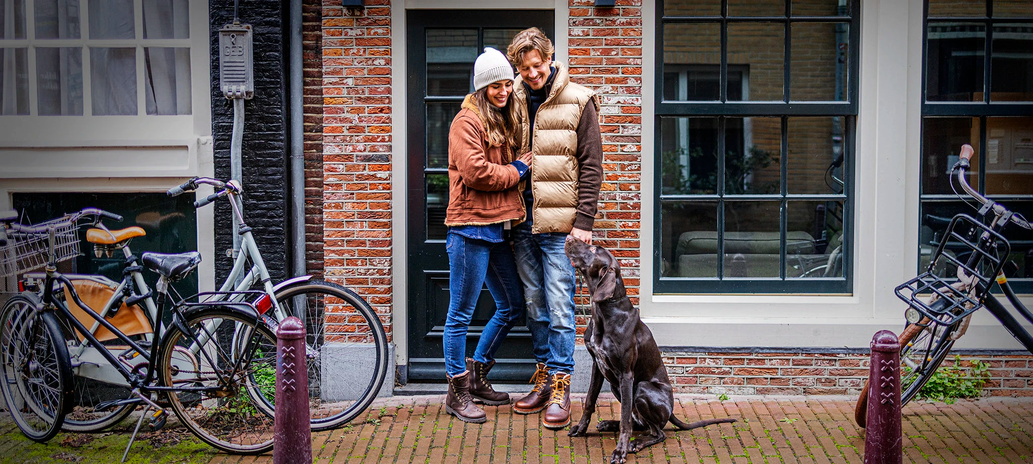 Pareja con botas Frisia y P03 Aviator de Panama Jack