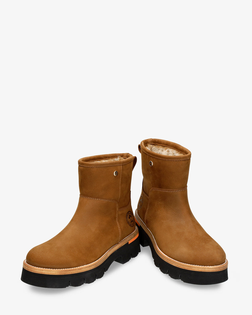 Laia botas de piel con forro interior de pelo. cuero