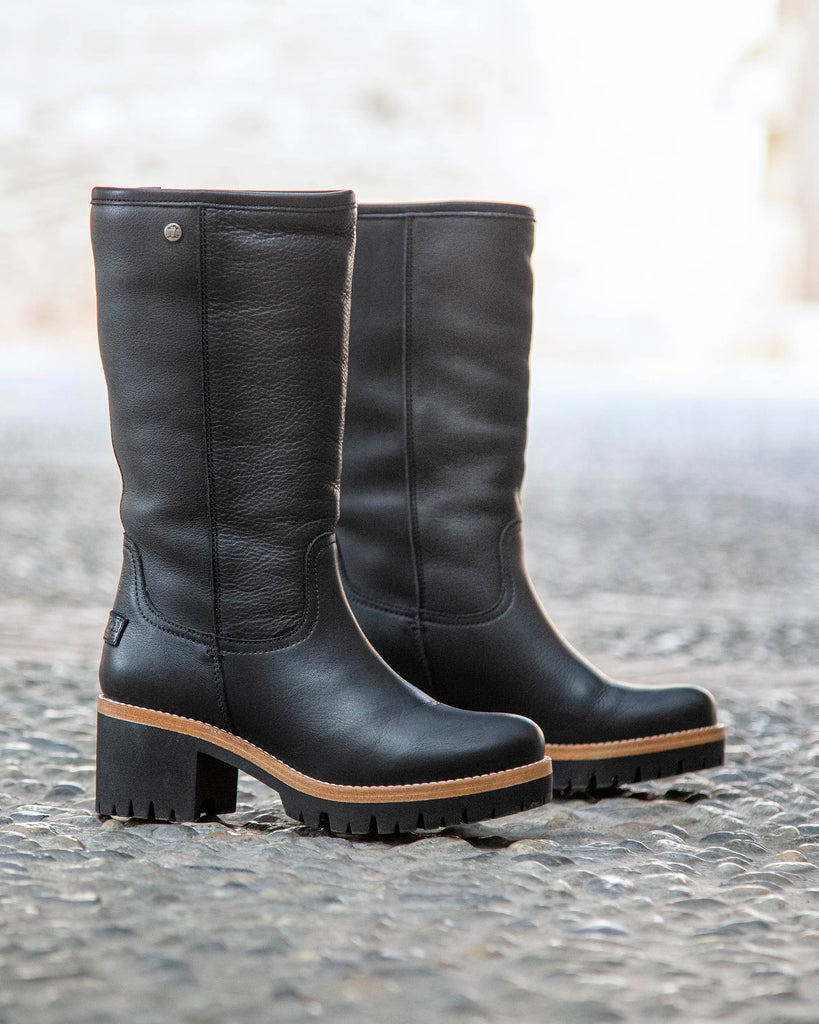 Patricia Igloo botas de piel con forro interior de pelo natural. negro