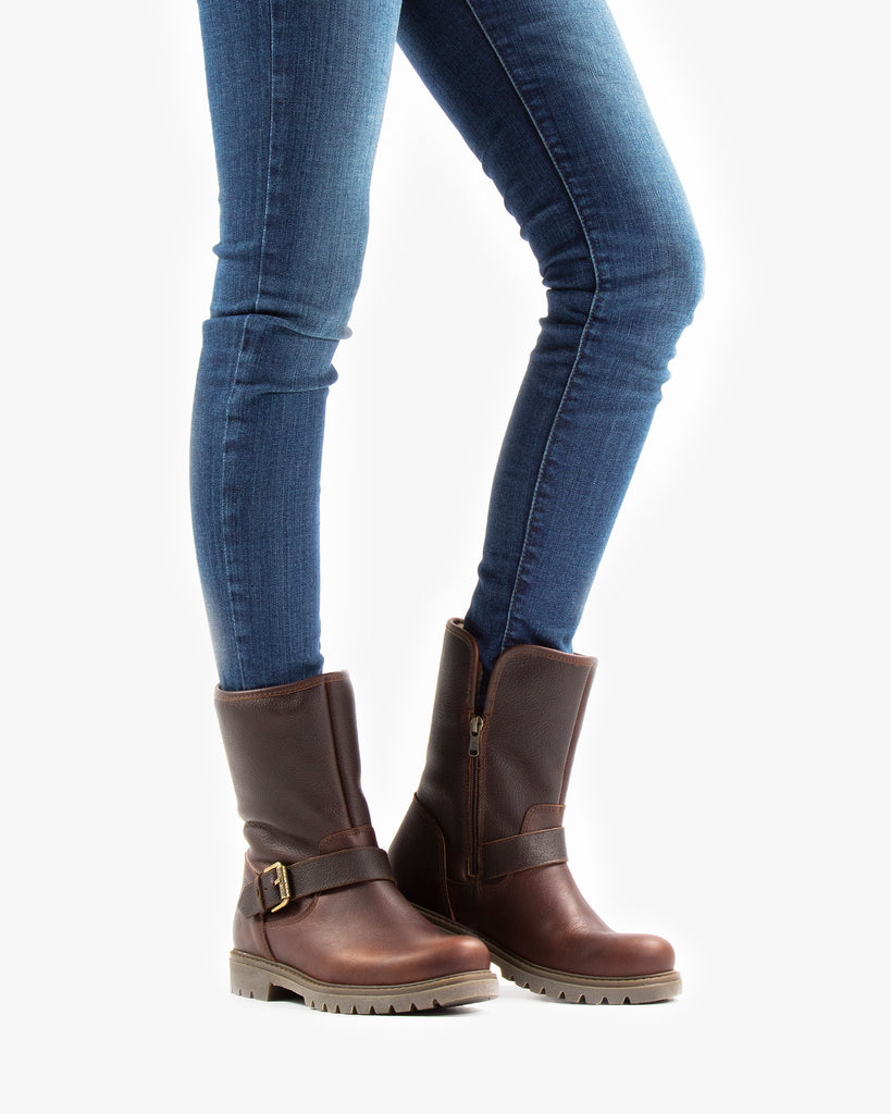 Singapur botas de piel con forro interior de pelo. castaño